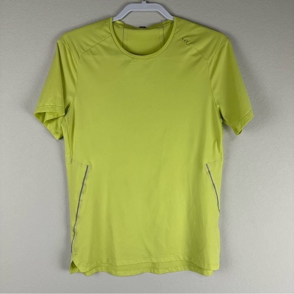 Lululemon Mens Neon Yellow Fast & Free Short Sleeve Athletic Athleisure Shirt XS